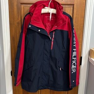 Tommy Hilfiger Ladies Size L All Weather System Jacket Crimson and Navy